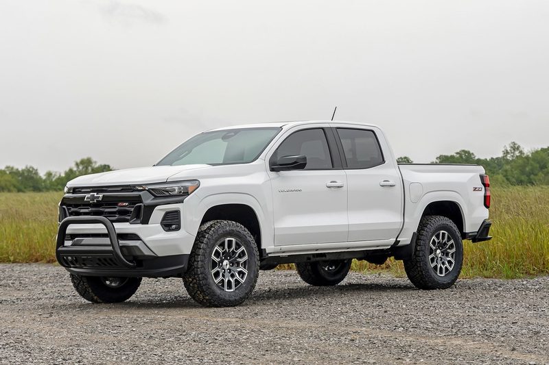 Chevrolet Colorado 4WD with a Rough Country leveling kit